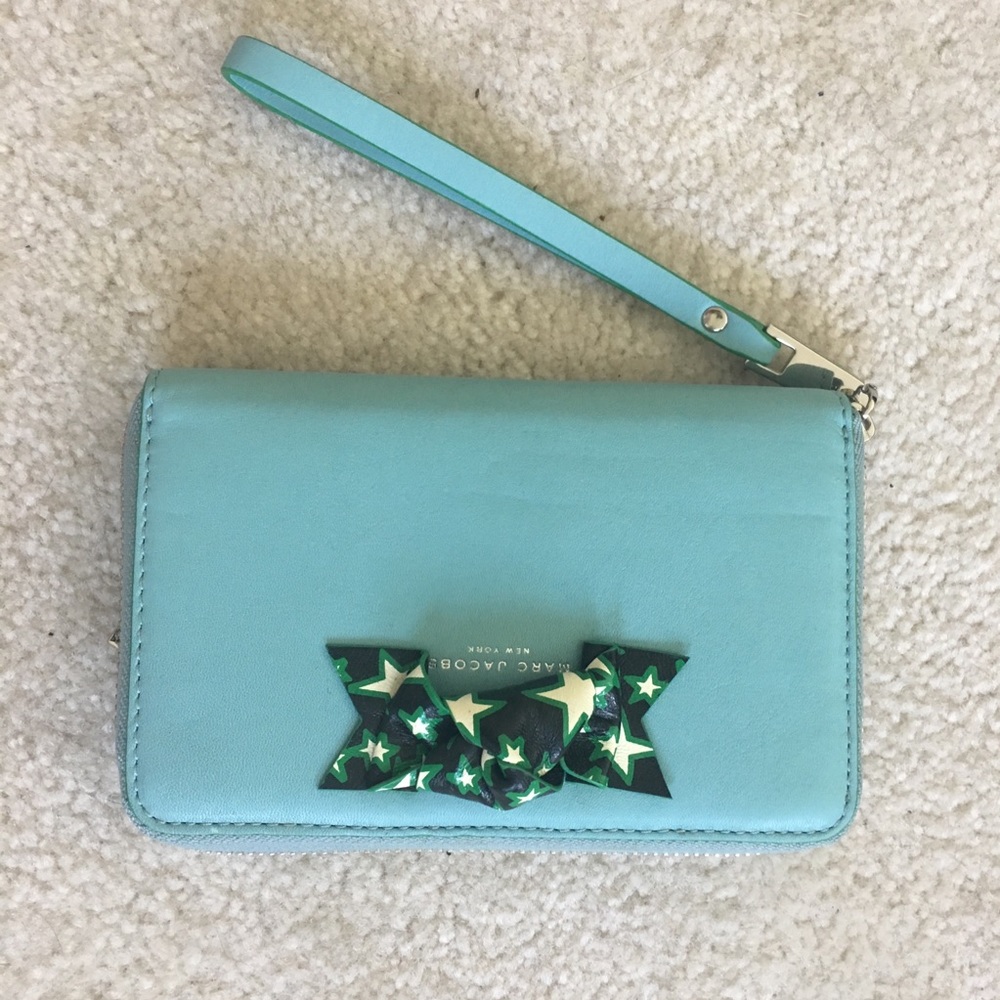 Marc Jacobs Wristlet ⭐️💚